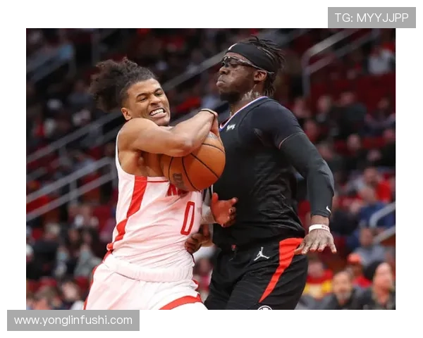 凯德·坎宁安突破创造多次得分机会 提升球队关键时刻火力